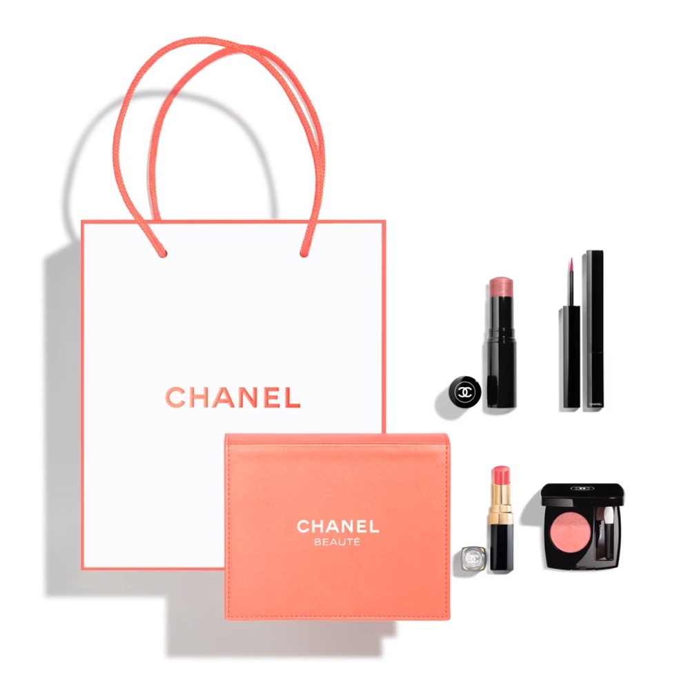 CHANEL TAKEAWAYS:Limited-Edition Set:Glow Stick, Eyeshadow,Eyeliner & Lip Colour